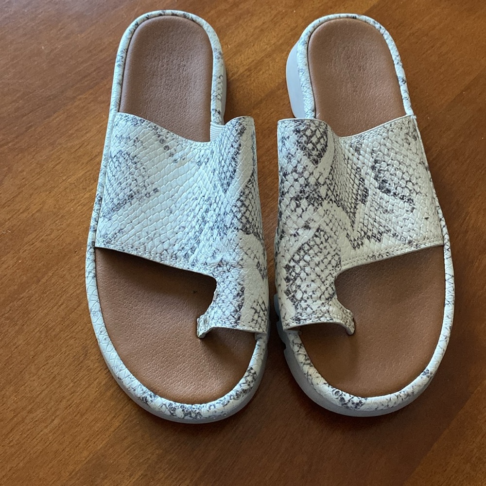 Caslon Farley Toe Loop Sandal Tan Leather Upper White Snakeskin Womens Size 9 M - Picture 7 of 7